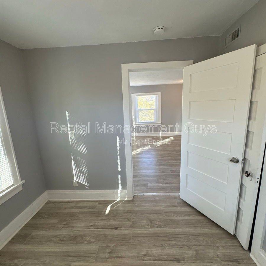 4216 Bryant Ave N #2 - Photo 6 of 19