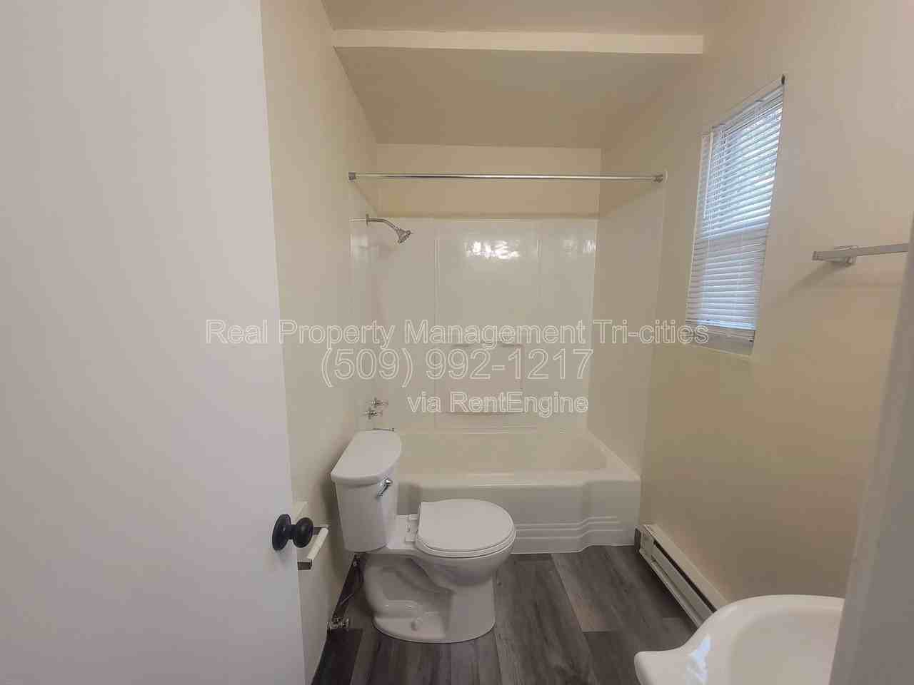 1101 W Margaret St #D - Photo 6 of 8