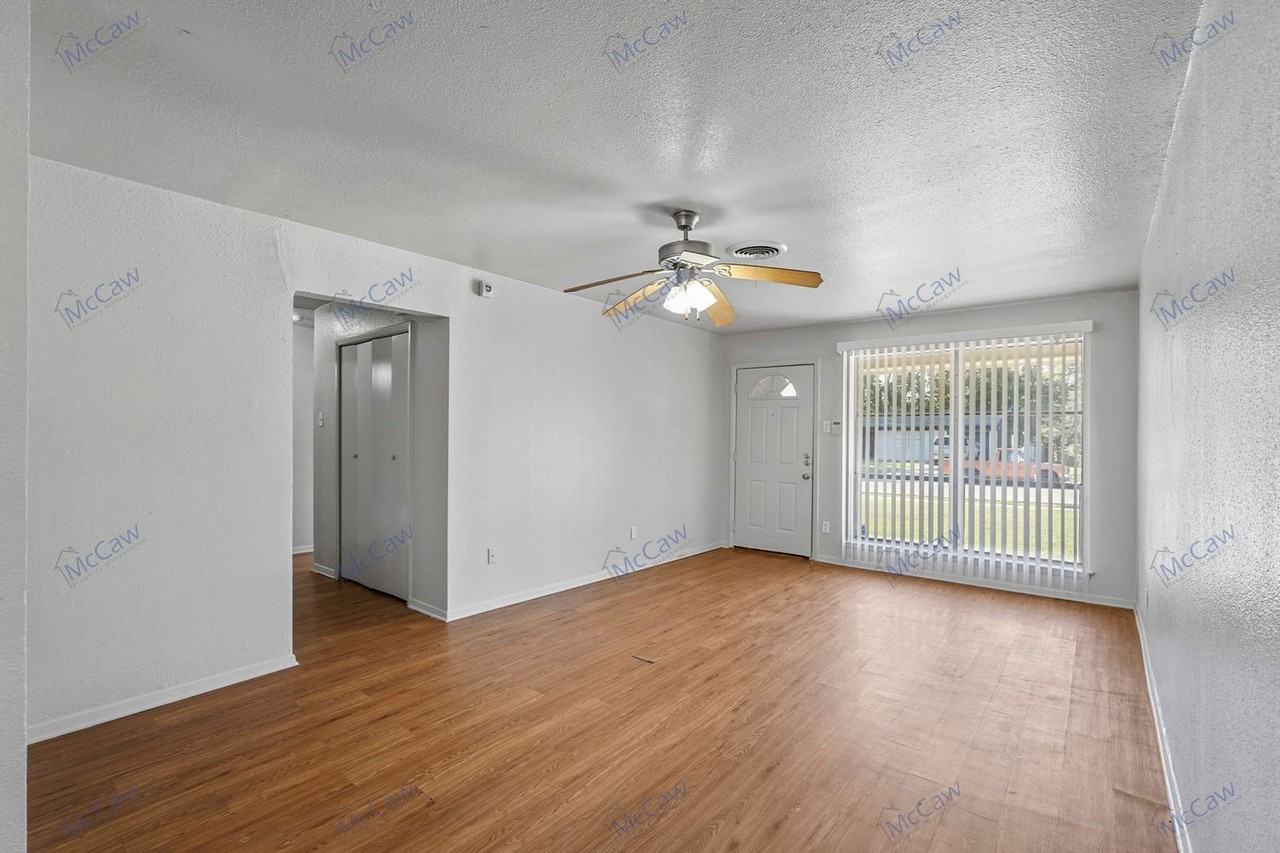 3204 Caribbean Dr - Photo 4 of 23