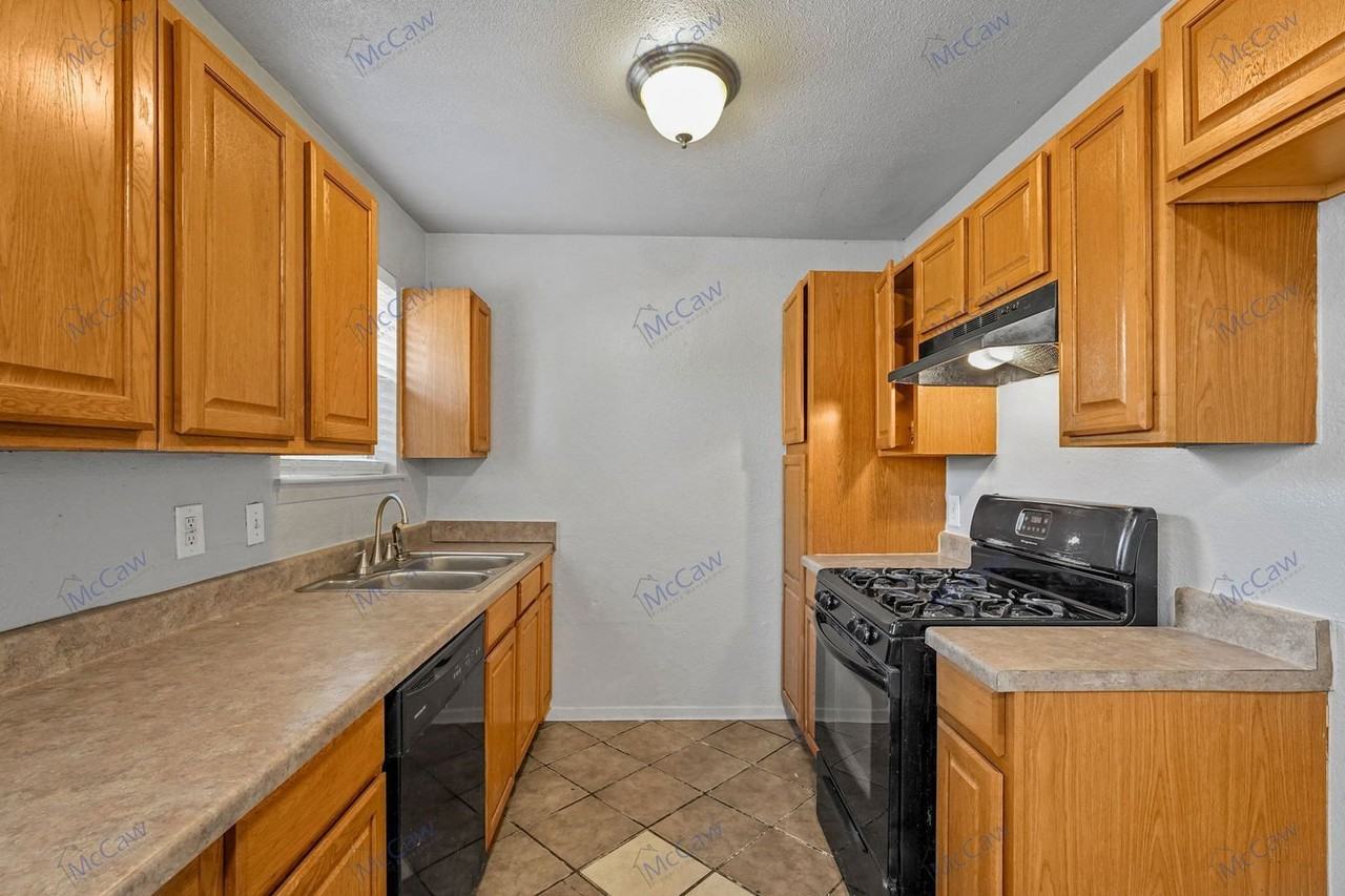 3204 Caribbean Dr - Photo 6 of 23