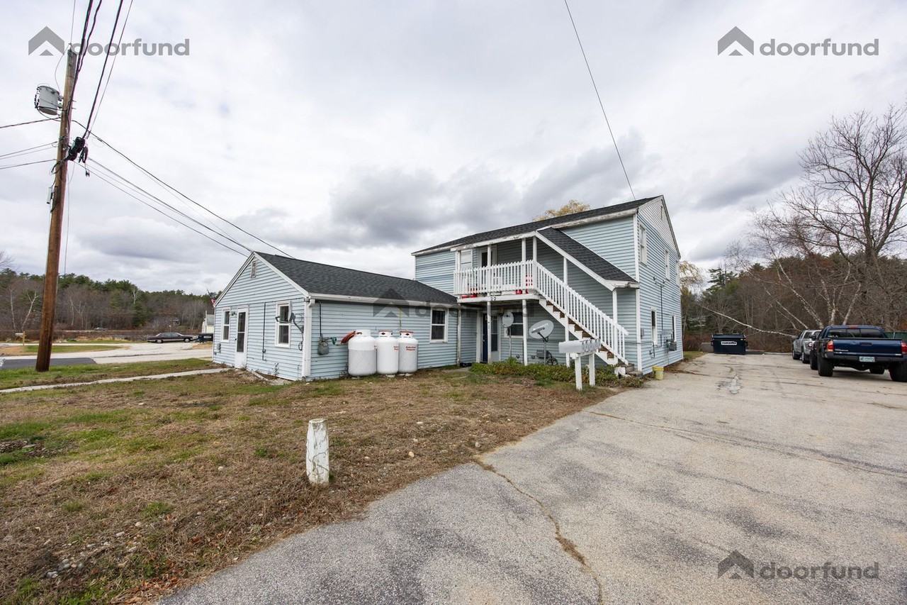 22 Smith St #1 - Photo 3 of 28