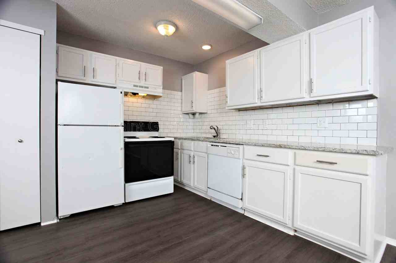 1717 N Vassar Ave #202 - Photo 2 of 14