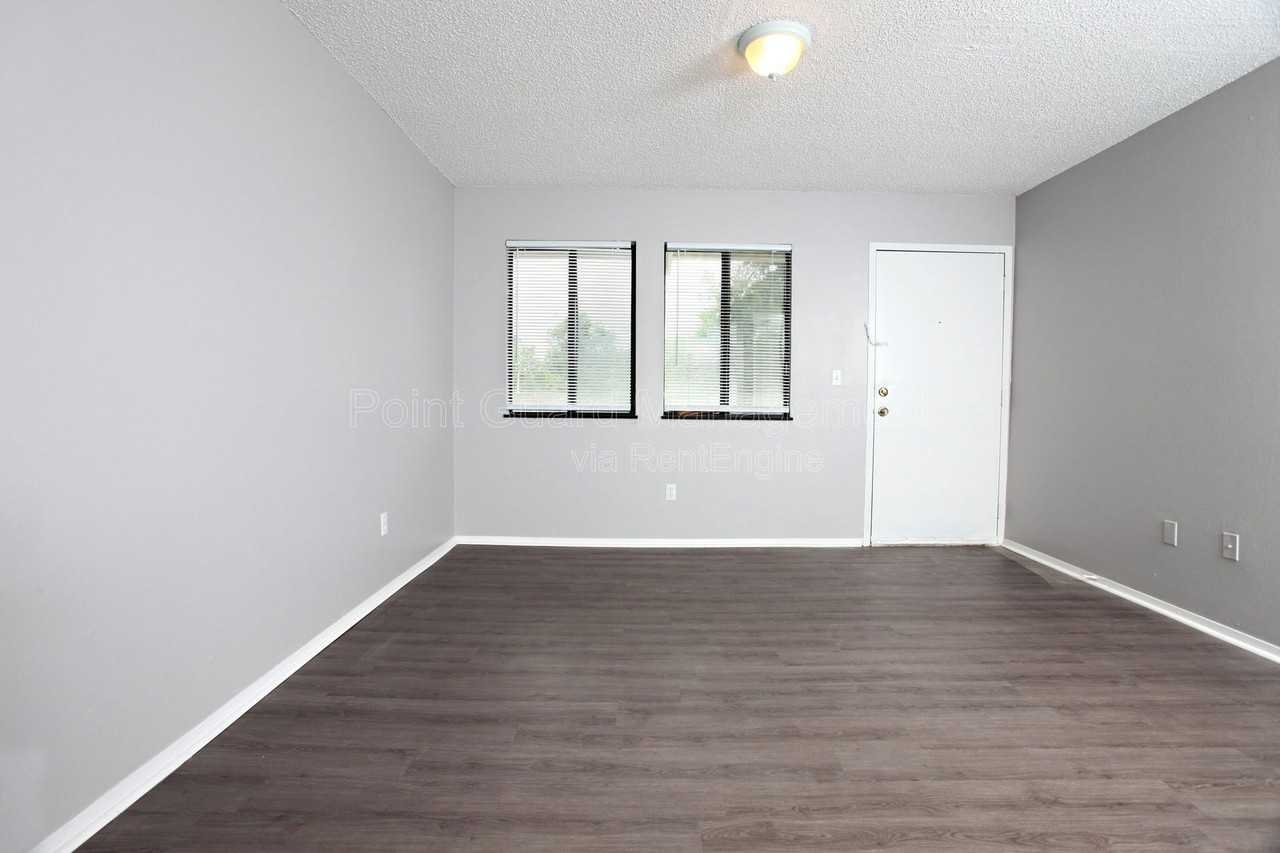 1717 N Vassar Ave #202 - Photo 3 of 14