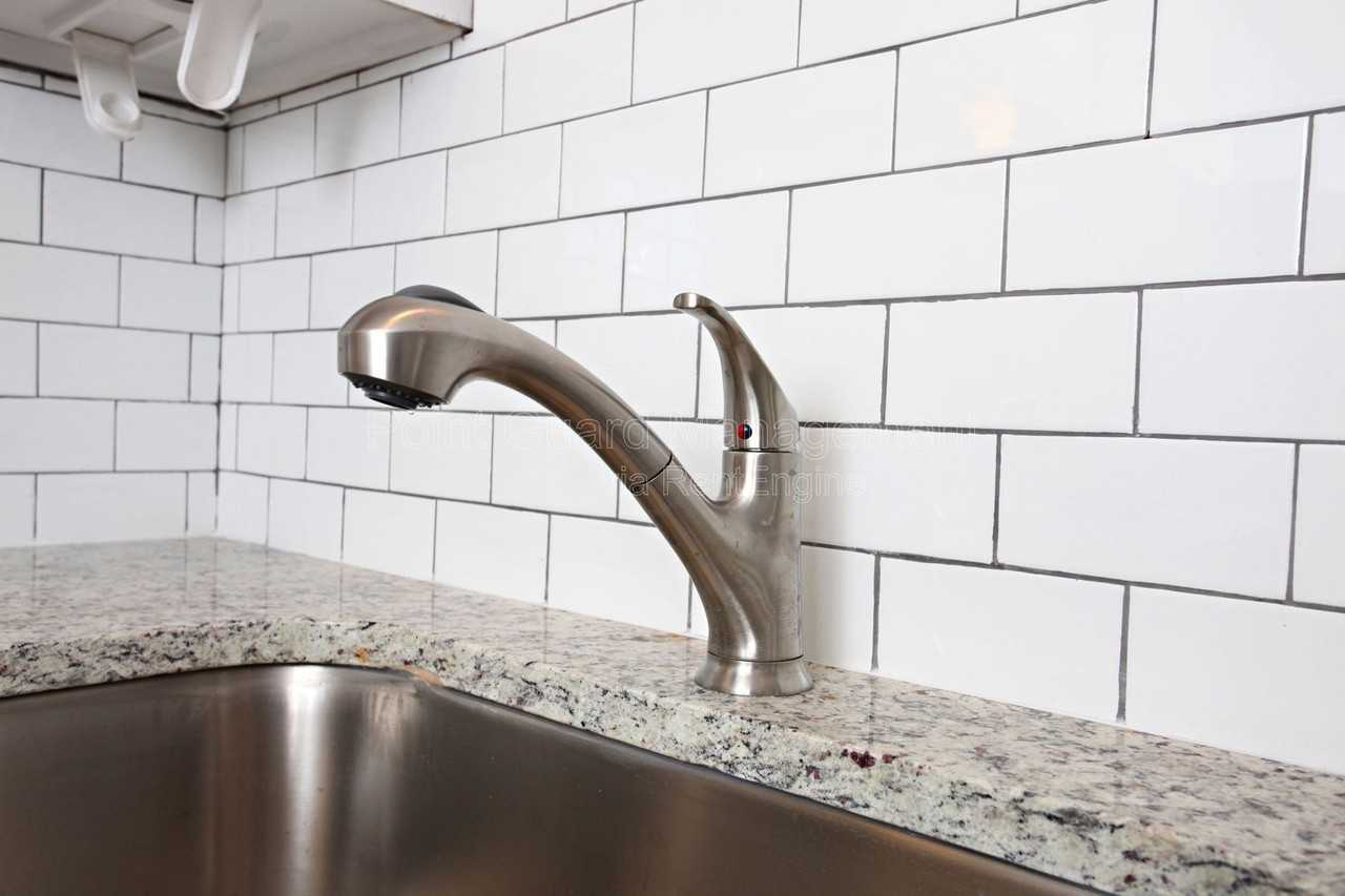 1717 N Vassar Ave #202 - Photo 4 of 14