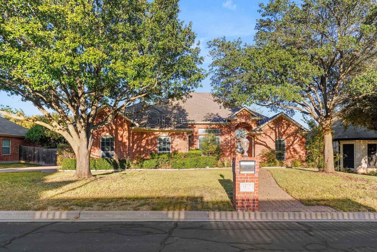 1405 Gunnison Dr - Photo 2 of 41