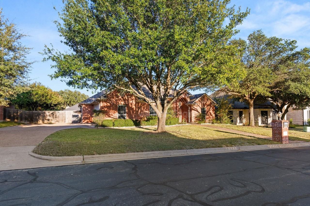 1405 Gunnison Dr - Photo 5 of 41