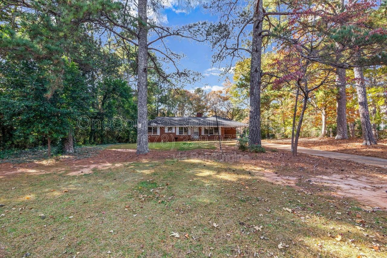 1024 Hambrick Rd - Photo 3 of 50