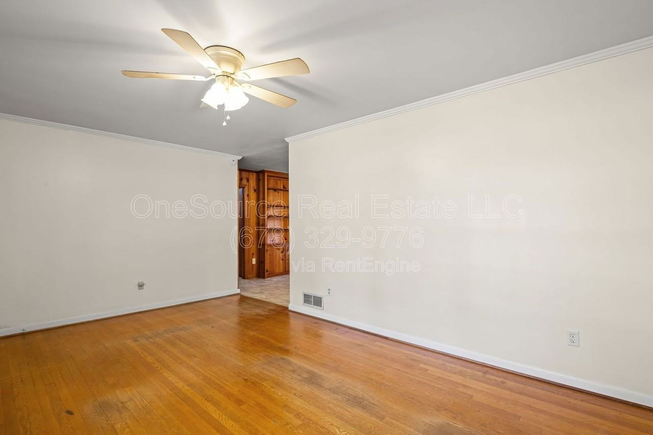 1024 Hambrick Rd - Photo 7 of 50
