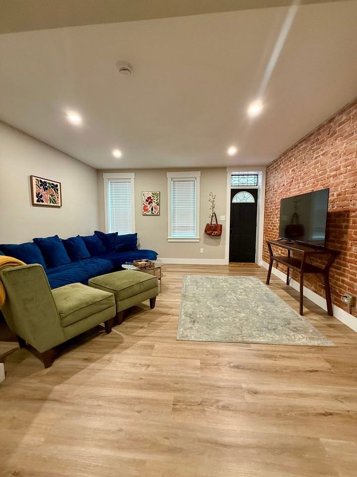 521 Locust St - Photo 2 of 25