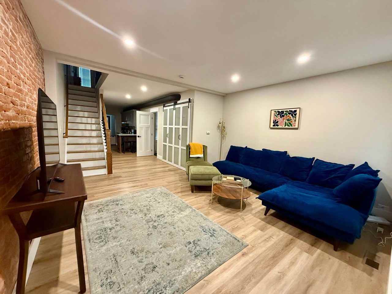 521 Locust St - Photo 3 of 25