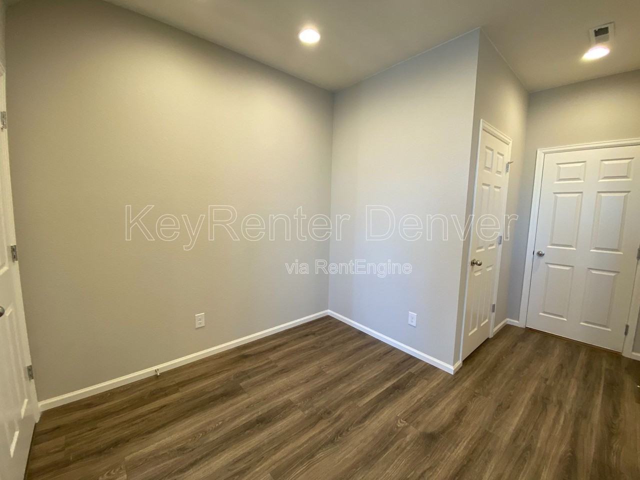 4725 Memphis Street - Photo 6 of 36