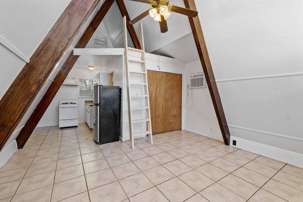 1300 Yorkshire Dr - Photo 4 of 20
