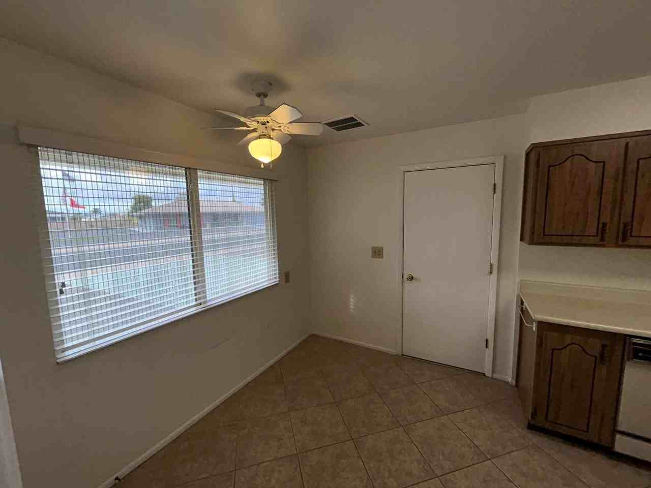 10551 W Prairie Hills Cir - Photo 7 of 15