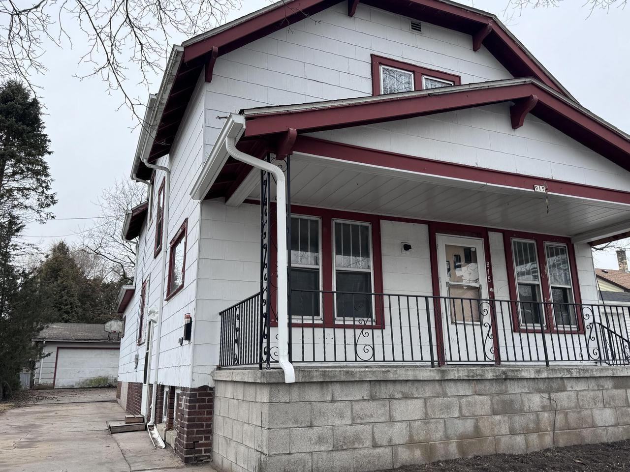 915 Columbus Street #UPPER