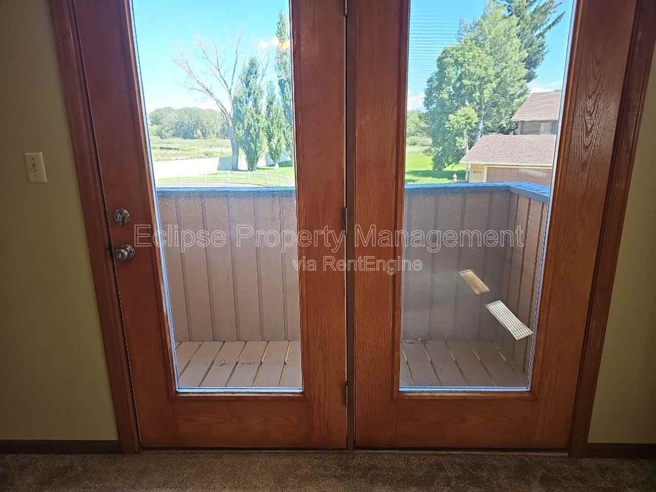 9 River Drive - Photo 5 of 32