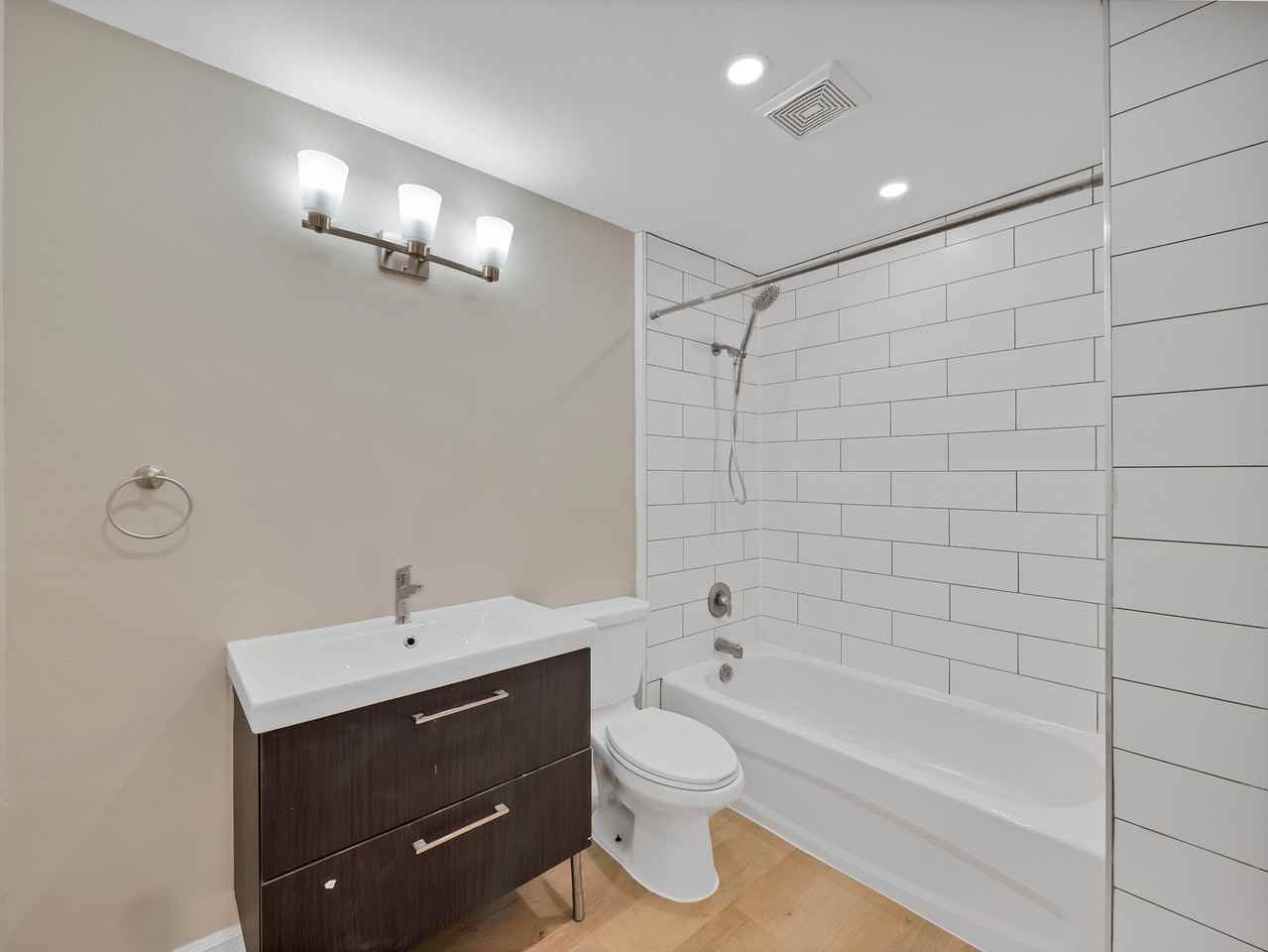 2623 King Street East #4 - Photo 6 of 10