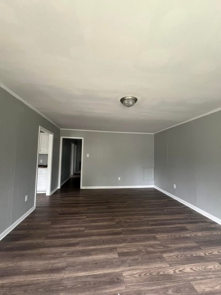 1155 S College St #1 - Photo 3 of 8