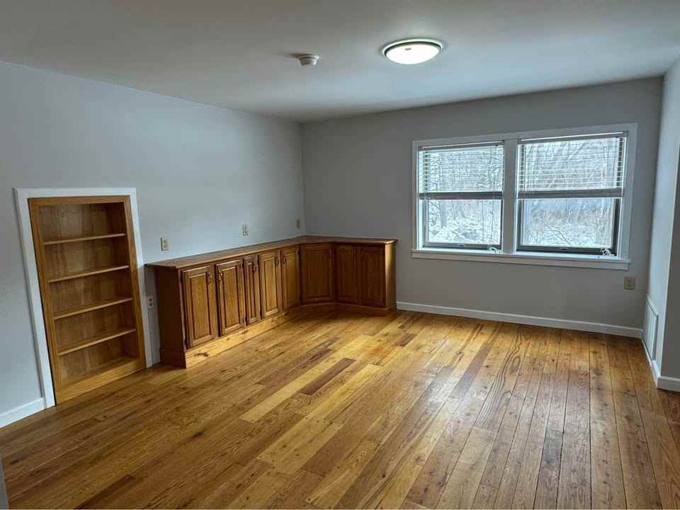 49 Glenwood Ave - Photo 4 of 6