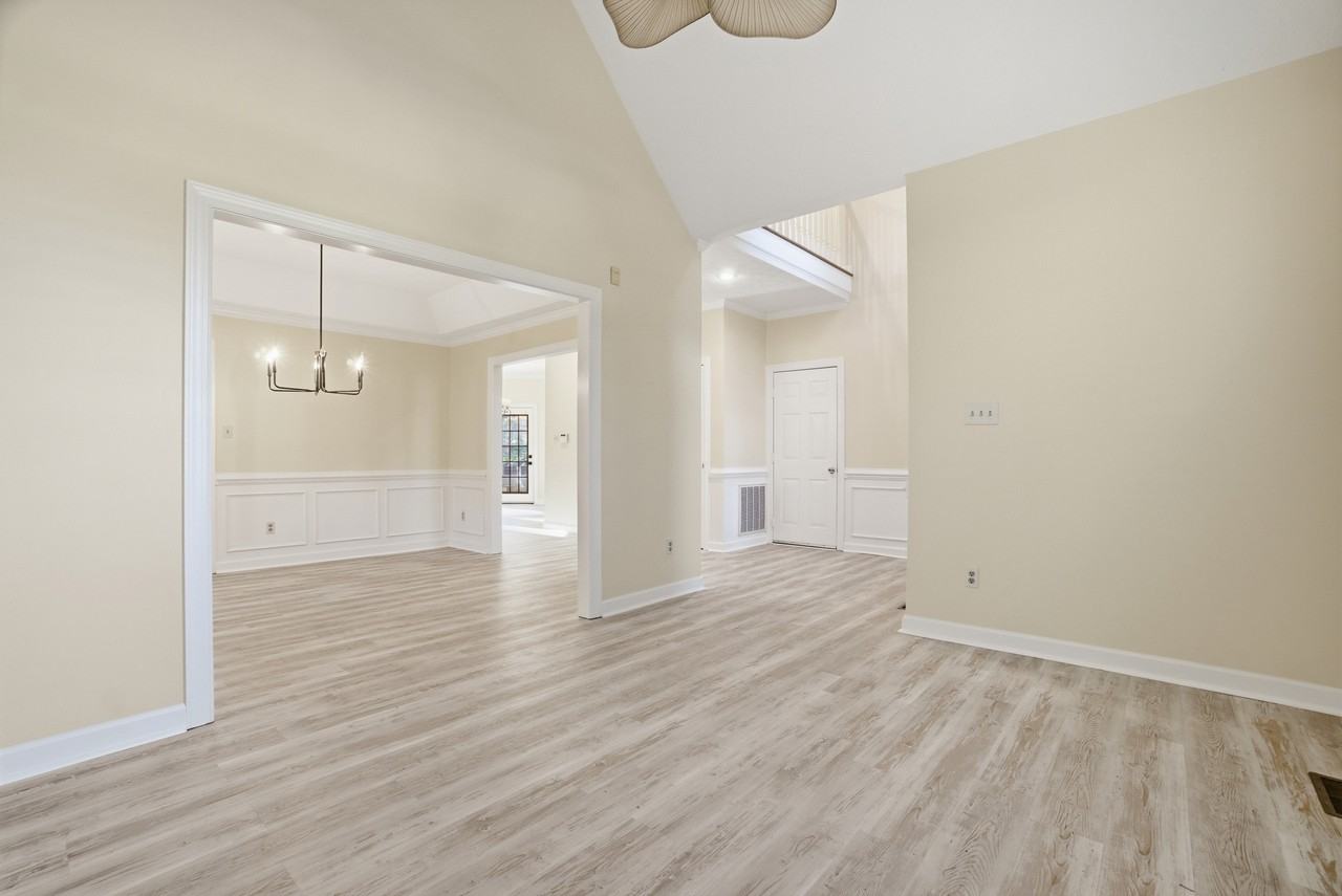 6312 Lamplight Ct - Photo 3 of 33