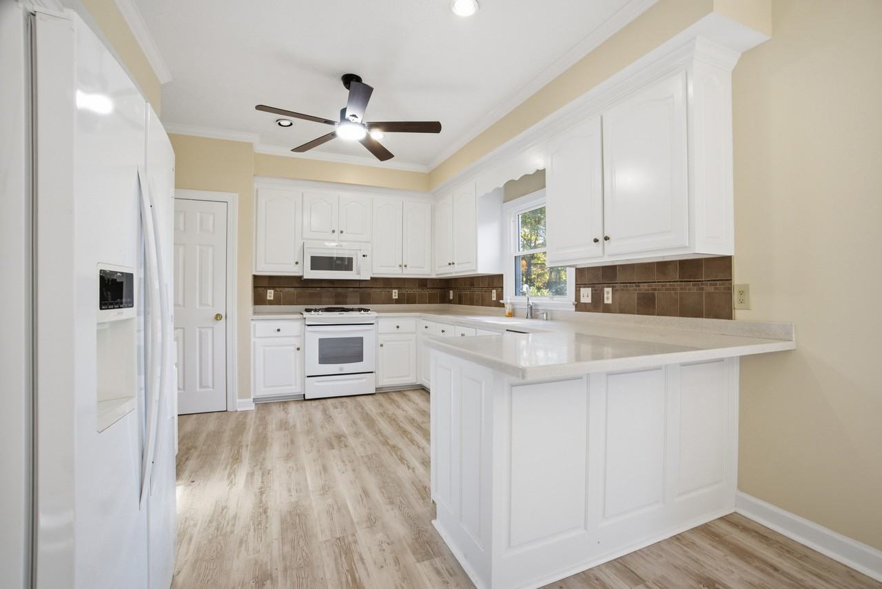 6312 Lamplight Ct - Photo 7 of 33