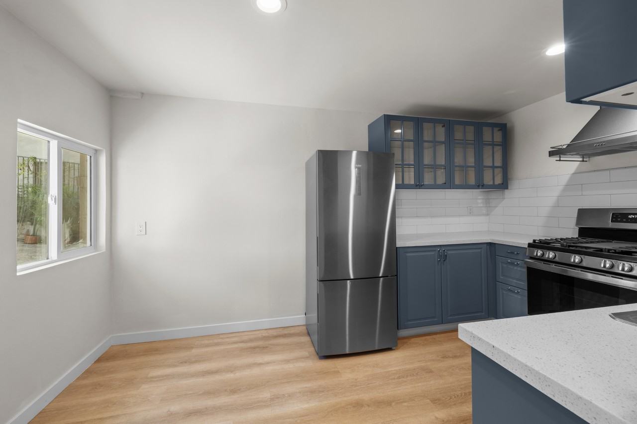 3767 1/2 7th Ave - Photo 7 of 8