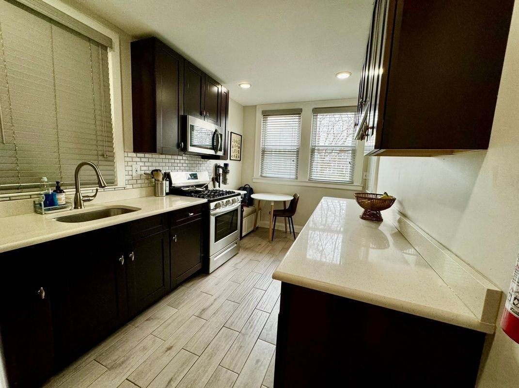 10 Willowdale Avenue - Photo 4 of 27