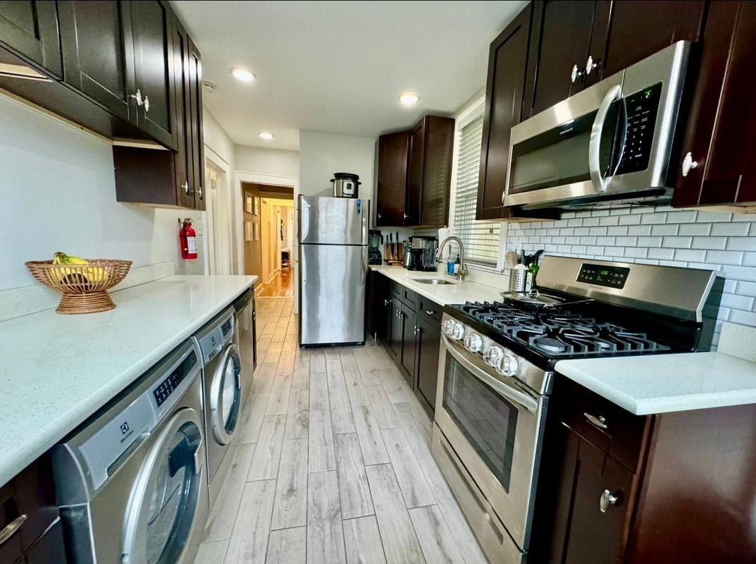 10 Willowdale Avenue - Photo 5 of 27