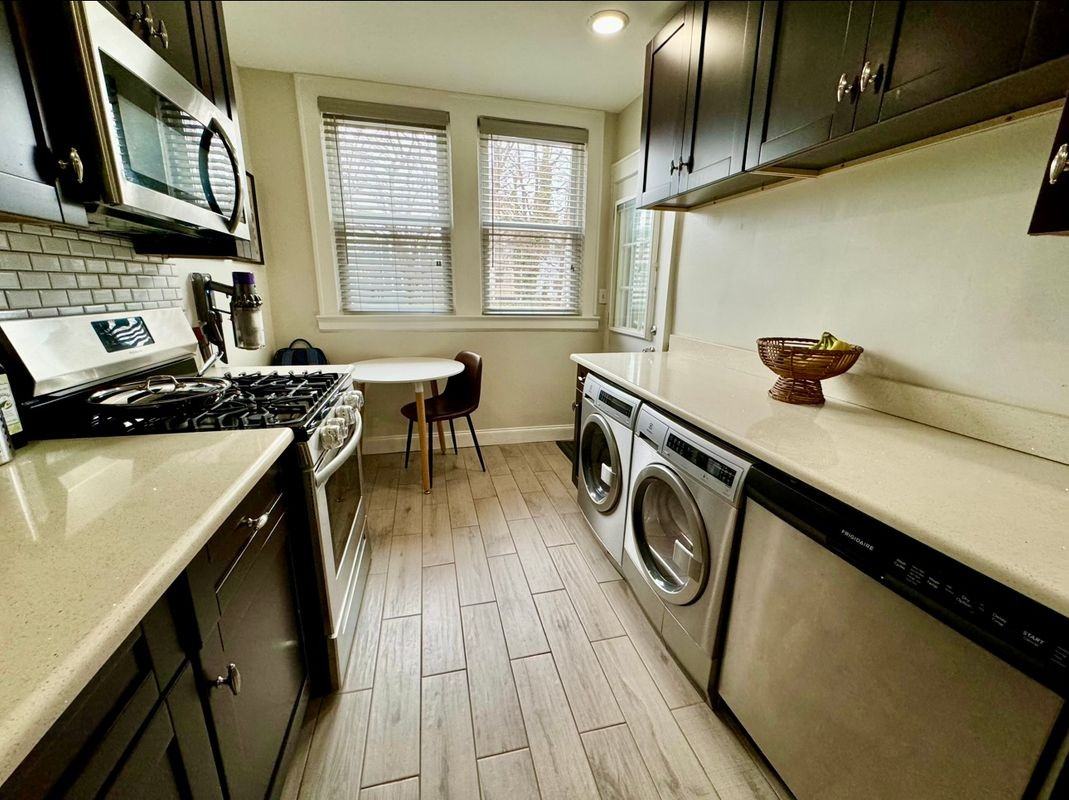 10 Willowdale Avenue - Photo 6 of 27