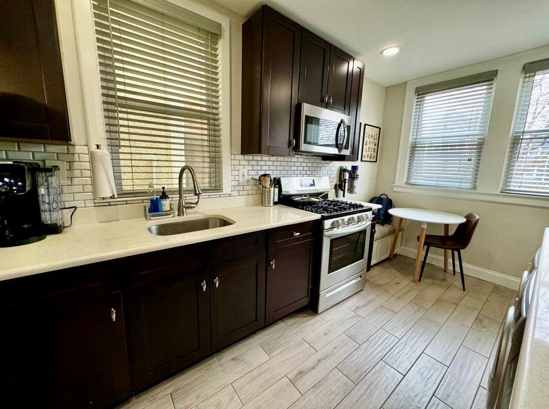 10 Willowdale Avenue - Photo 7 of 27