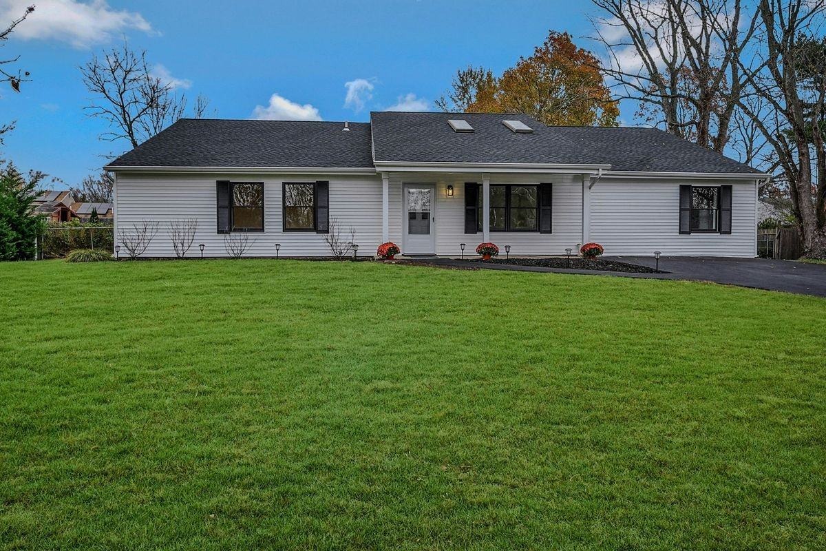 21 Crater Lake Drive - Photo 2 of 31