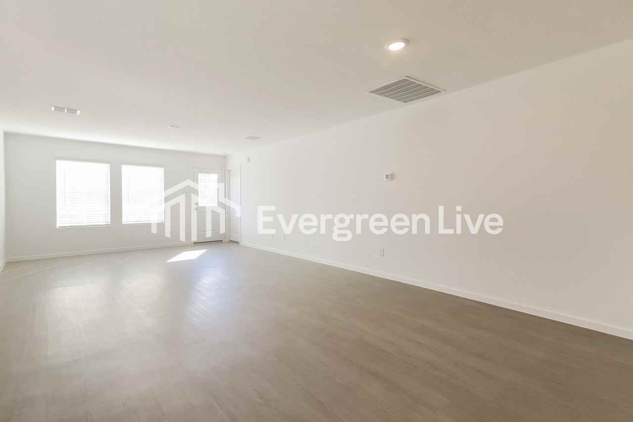 832 Dressage Ln - Photo 2 of 15