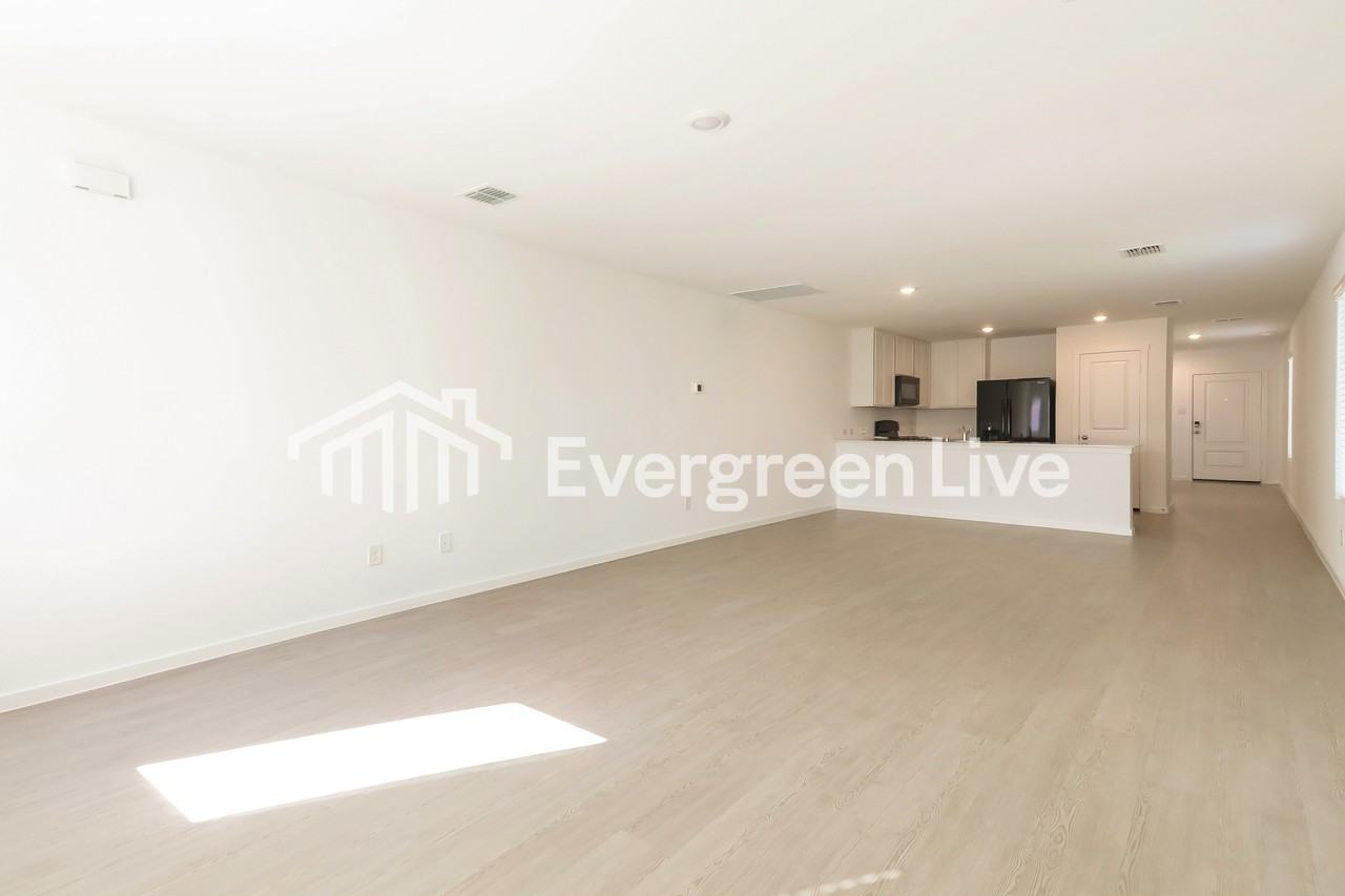 832 Dressage Ln - Photo 4 of 15