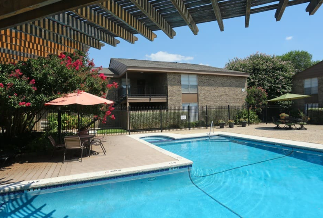 Marland Place Apartments - Photo 3 of 13