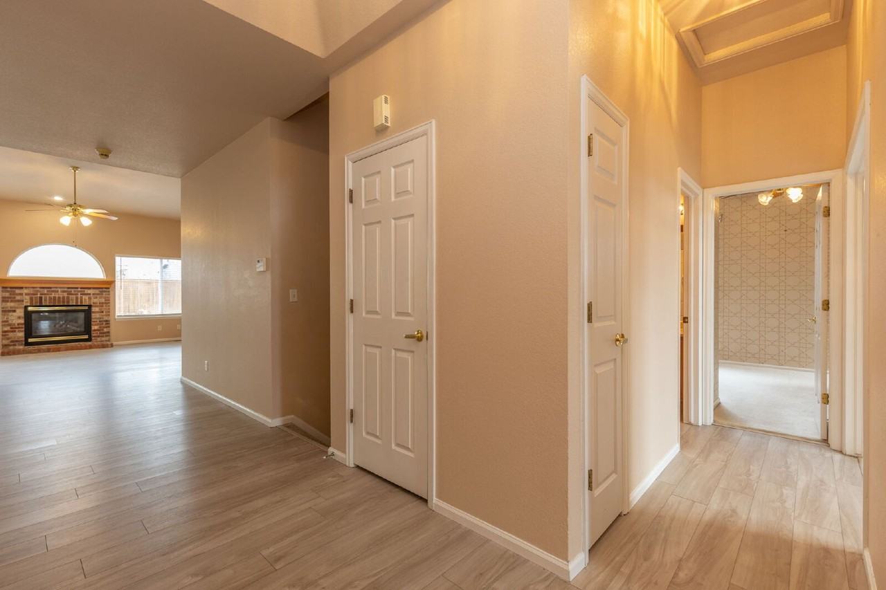 1718 Polo Way - Photo 4 of 36