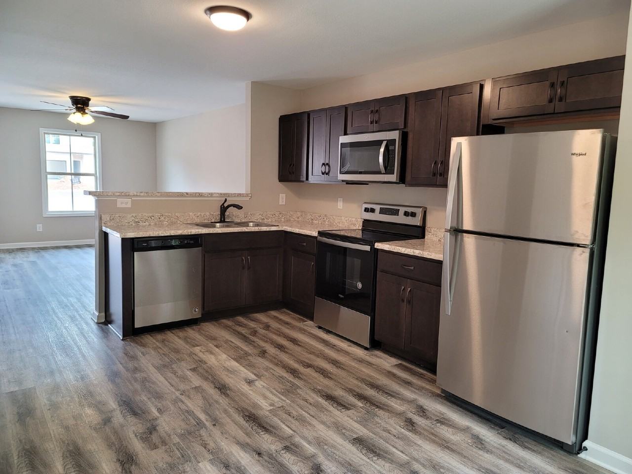 231 Smithson Ln - Photo 4 of 13