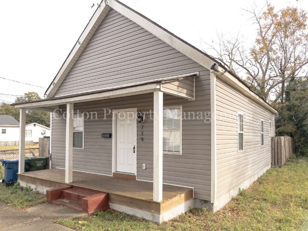 719 S 8th St - Photo 3 of 26