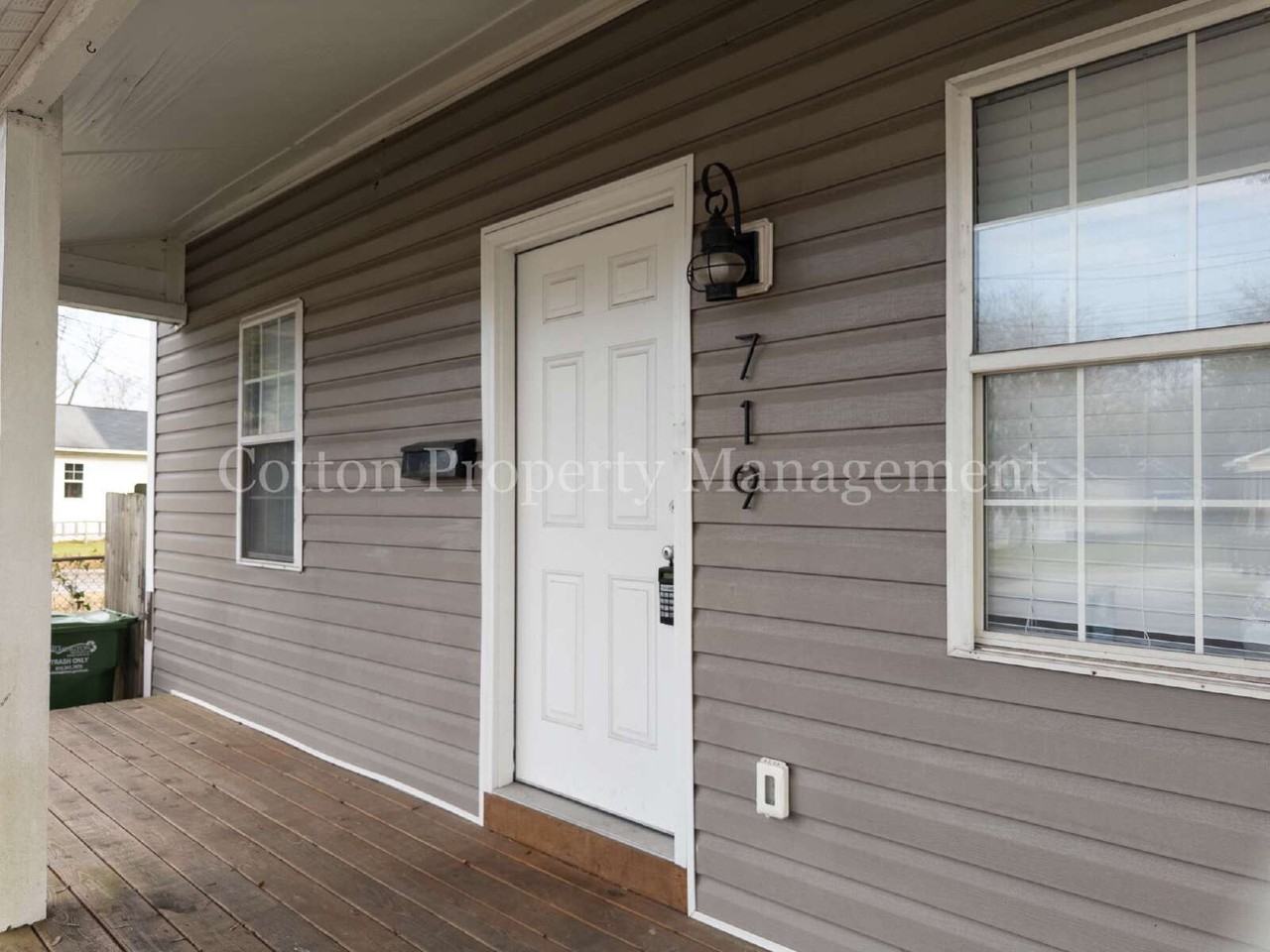 719 S 8th St - Photo 4 of 26
