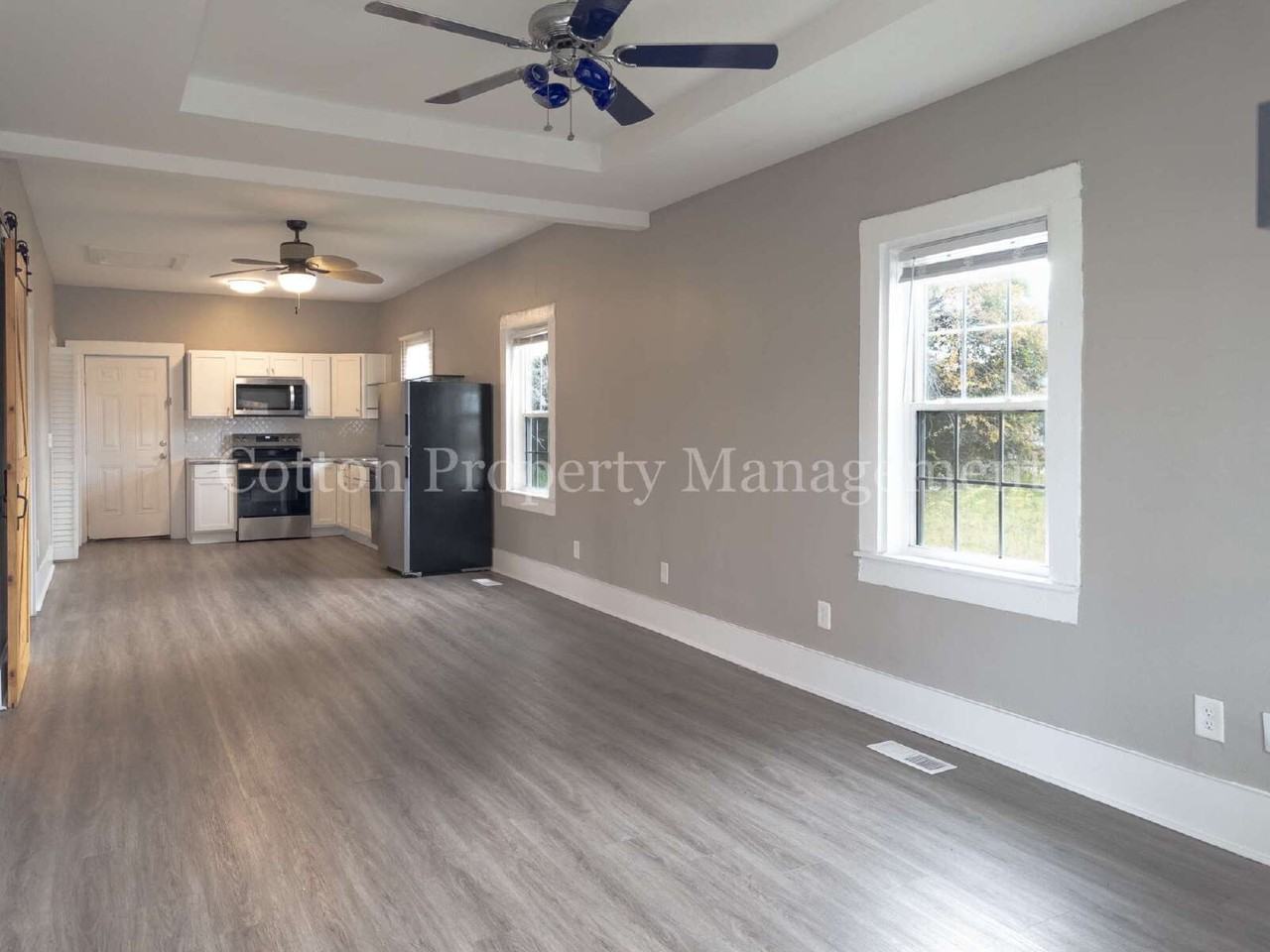 719 S 8th St - Photo 5 of 26