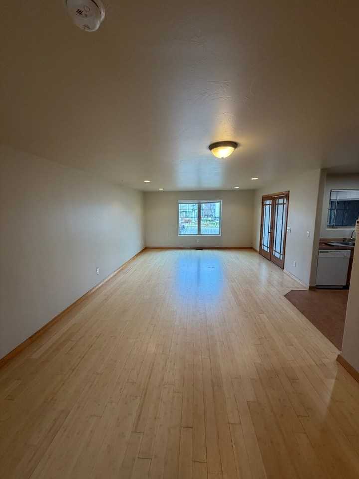 1460 1460 Juniper- One free month of rent - Photo 5 of 14