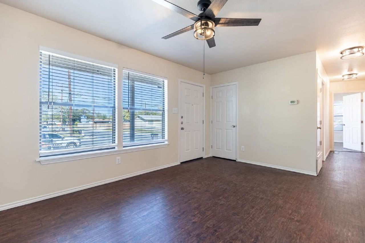 8016 Landing Ave - Photo 7 of 31