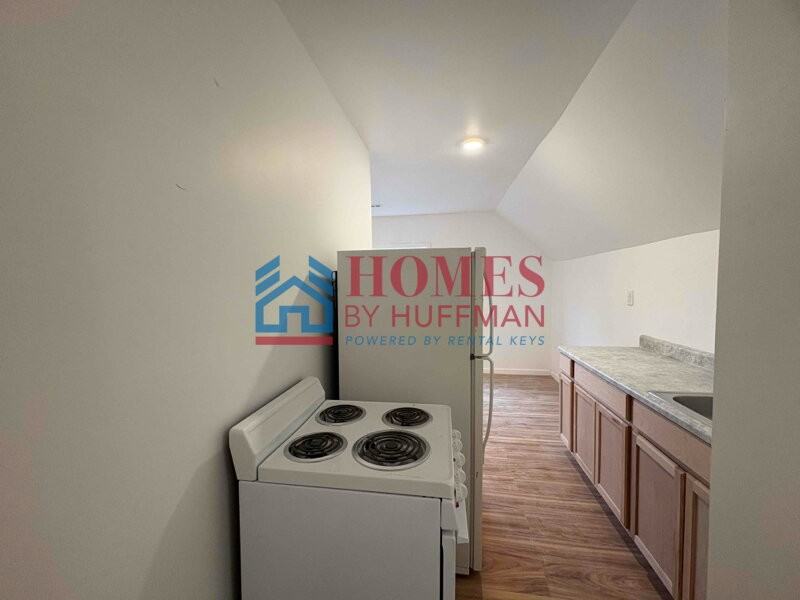 1034 N 3rd Ave Apt D - Photo 5 of 10