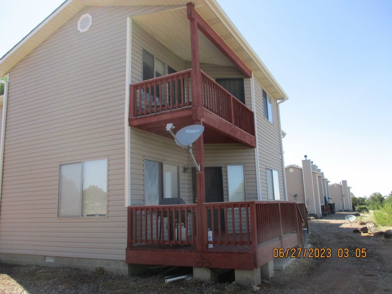 1975 Village Dr - Photo 2 of 16