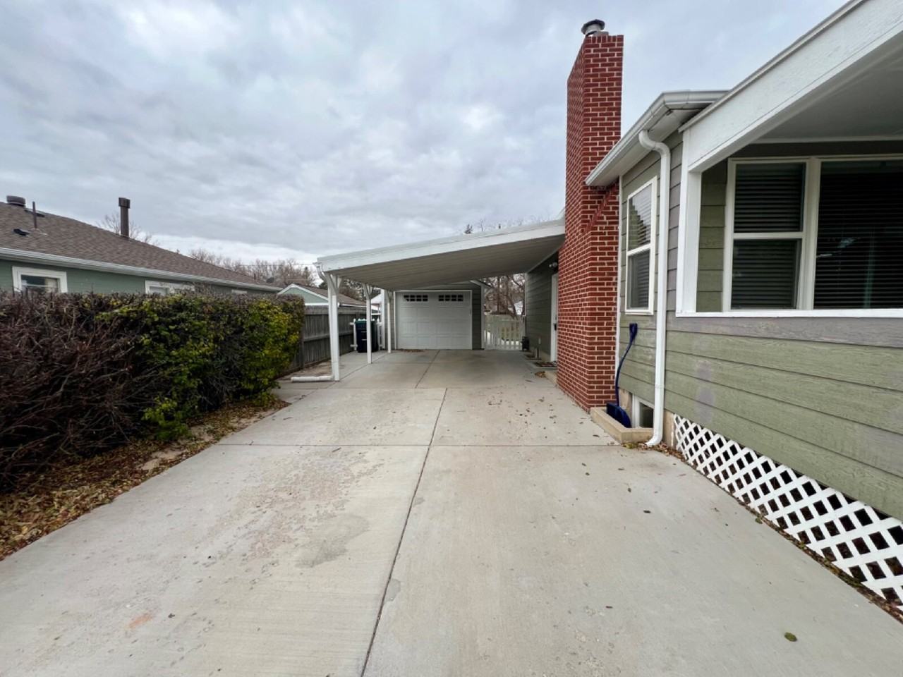 3908 Dey Avenue - Photo 3 of 40