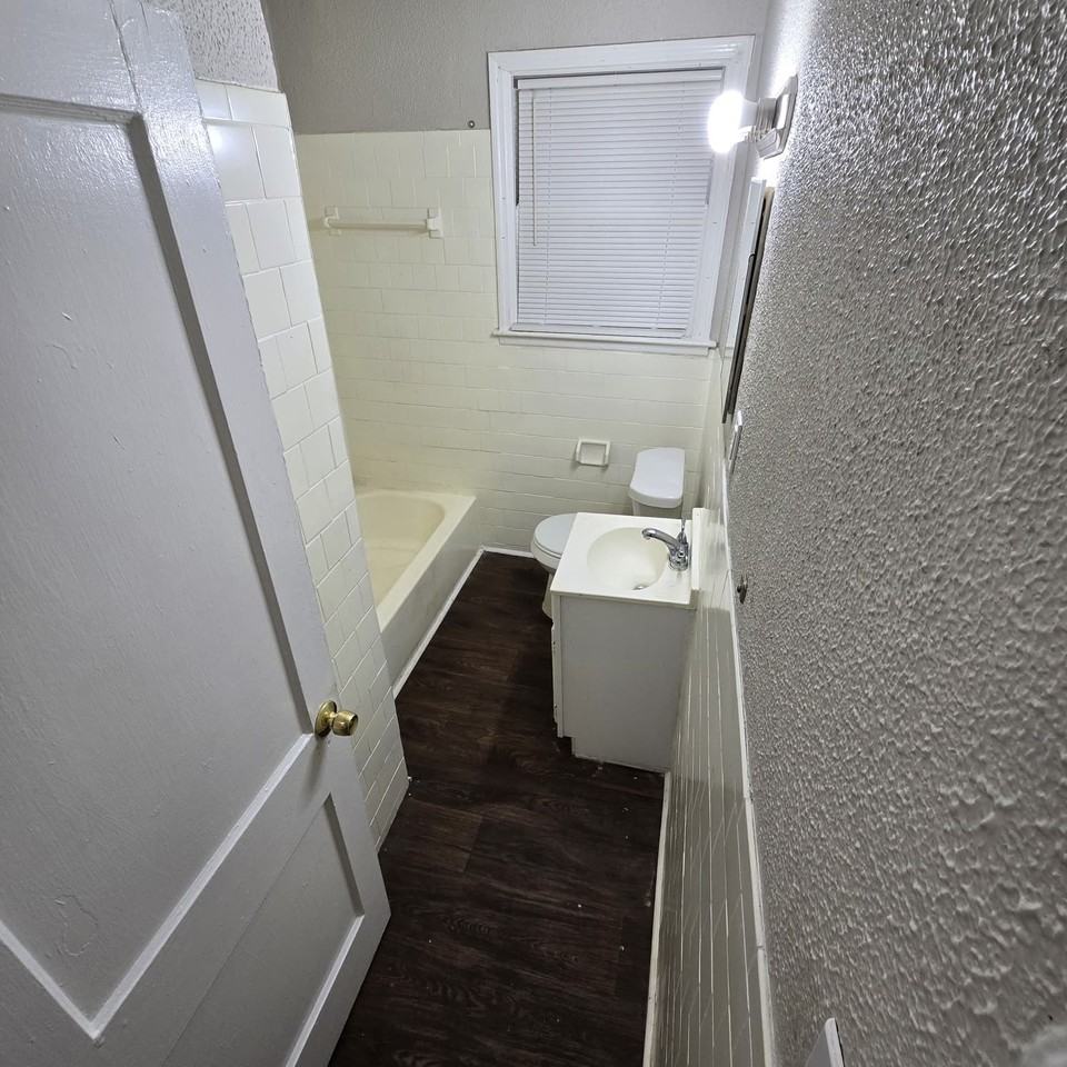 1197 Lake Dr - Photo 6 of 12