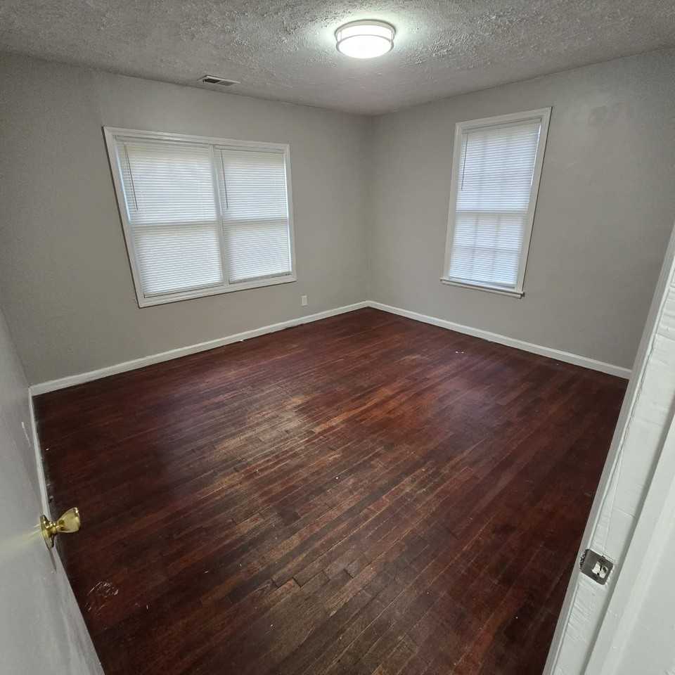 1197 Lake Dr - Photo 7 of 12