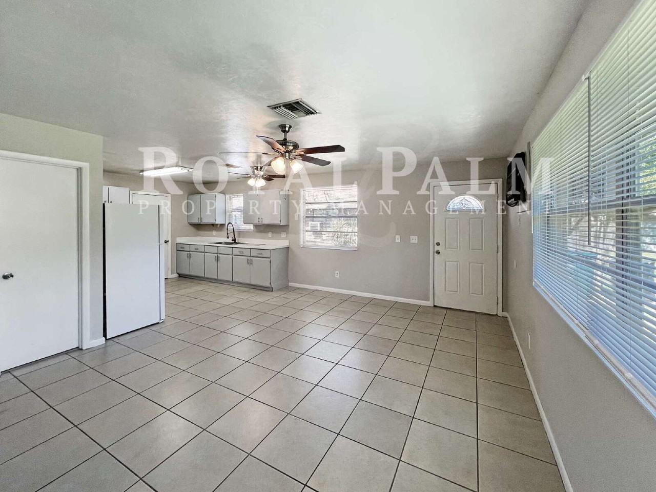 27915 Washington St - Photo 7 of 24