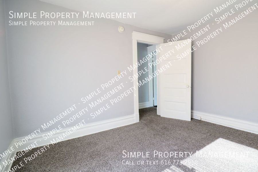 452 Oakdale St Se #2 - Photo 4 of 19