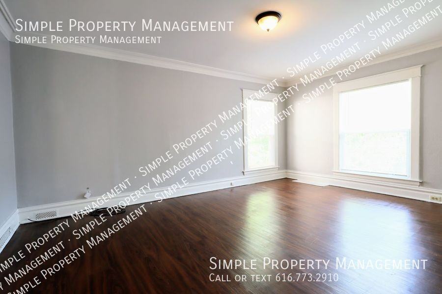 452 Oakdale St Se #2 - Photo 5 of 19