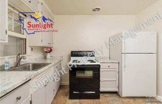 1029 Avenue B - Photo 3 of 10