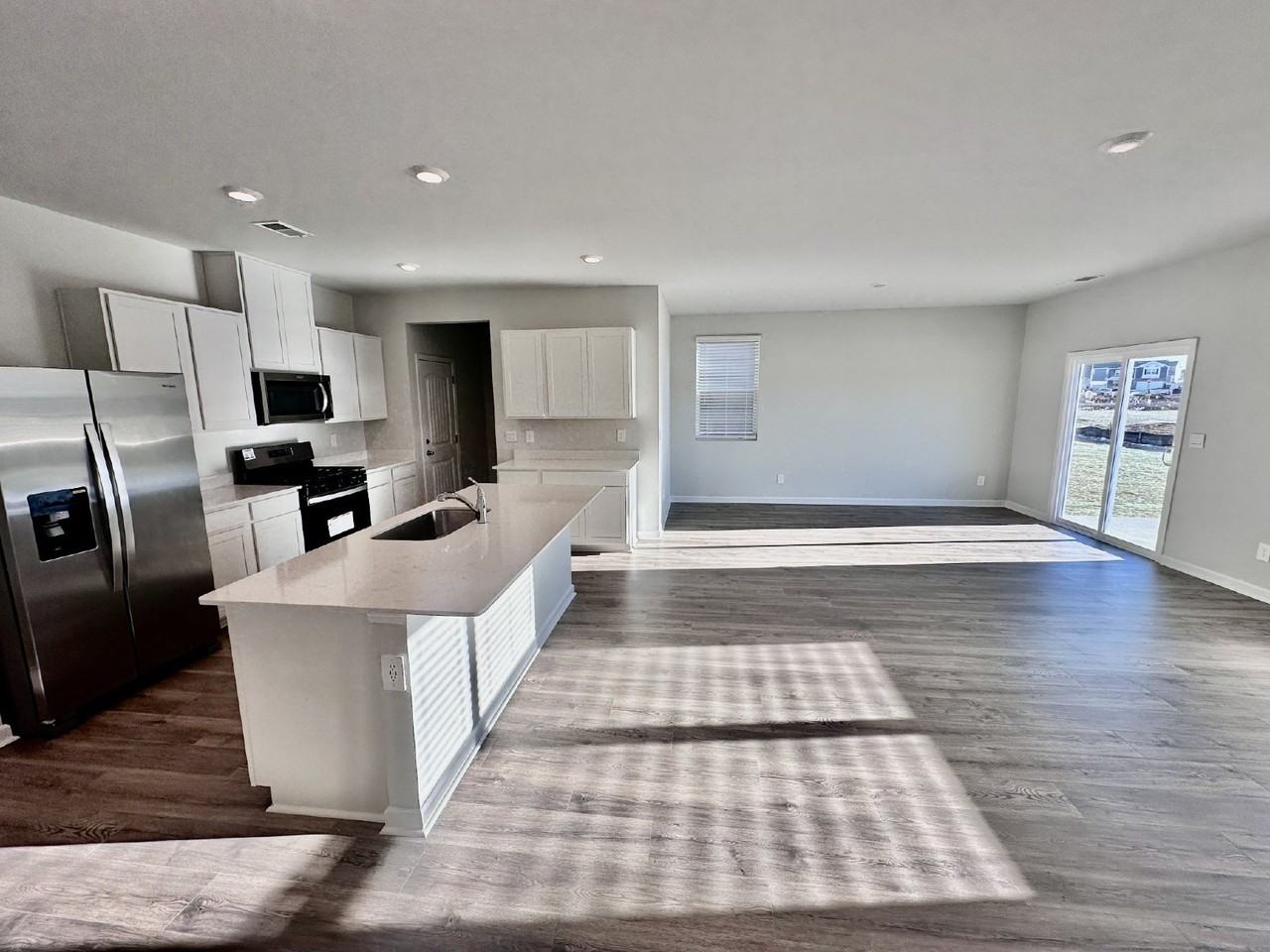 7356 Golden Way - Photo 5 of 15